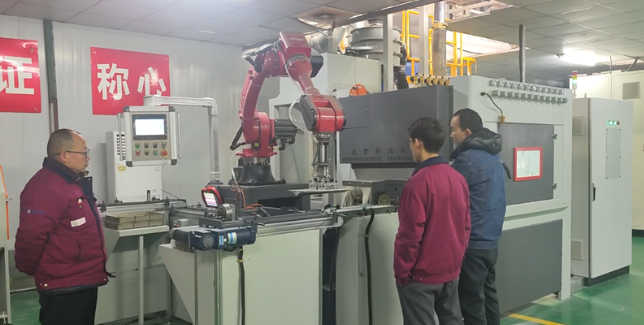 伊犁自动喷砂机选型要点,看完少走弯路。